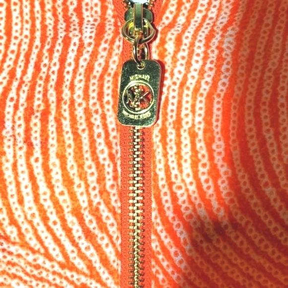 Michael Kors- Coral/Salmon Sleeveless Top/ Shell W/ Gold Zip Dressy Office  Sz.L - Picture 4 of 5